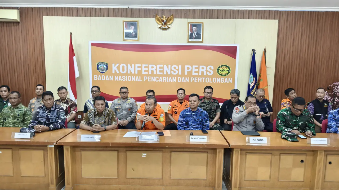Pesawat Jatuh