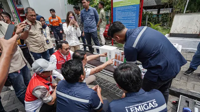 Dirjen Migas Kementerian ESDM, Laode Sulaeman dan Direktur Utama Pertamina Patra Niaga Mars Ega Legowo Putra