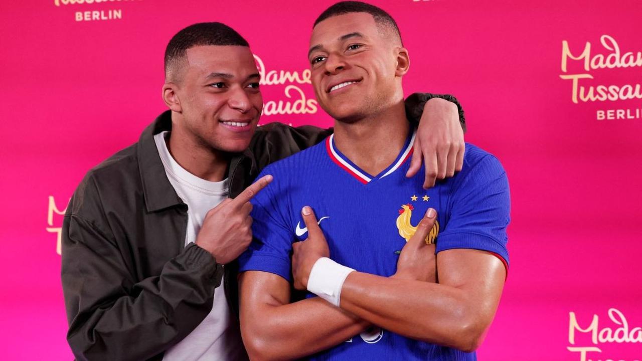 FOTO: Gaya Kylian Mbappe Bertemu dengan "Kembarannya" Setelah Resmi Tinggalkan PSG