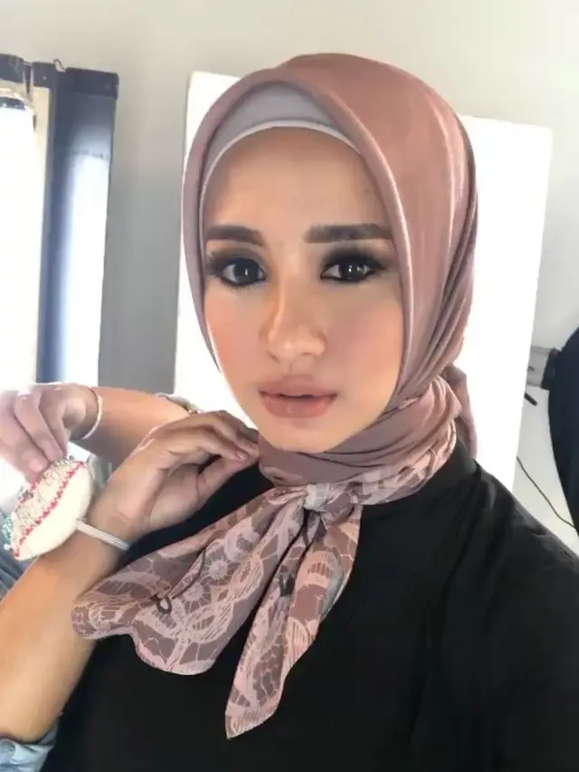 [Bintang] Laudya Cynthia Bella
