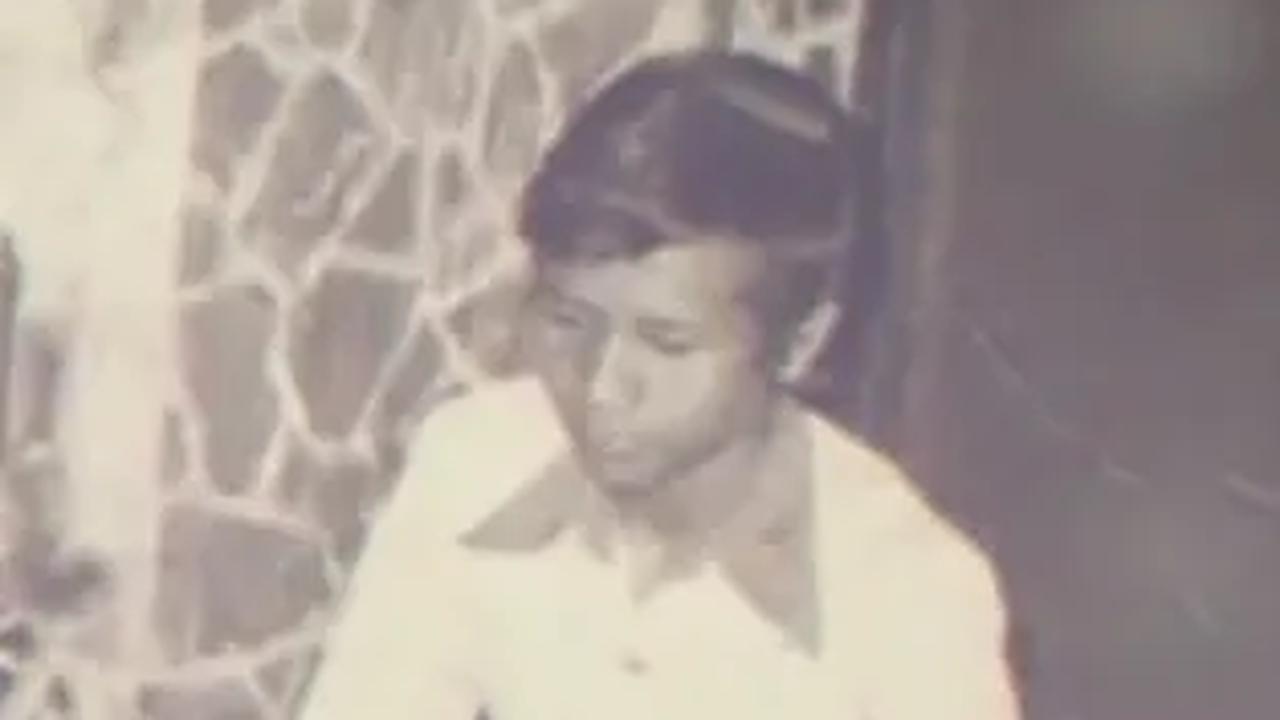 Saat kecil, Mahfud menempuh pendidikan dasar dan menengah di Pamekasan Madura. Mahfud bersekolah di jenjang SD di SD Waru sambil mondok di Pesantren Al Mardhiyah. Ia kemudian melanjutkan di sekolah Guru Agama Negeri Pamekasan.