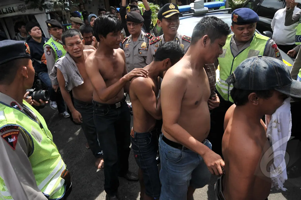 Polres Metro Jakarta Timur Amankan Puluhan Preman 