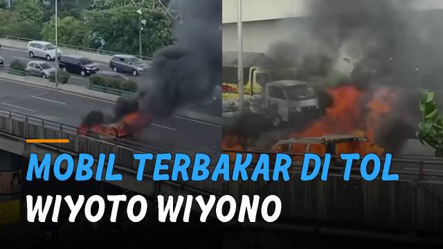 Sebanyak satu unit mobil pompa dengan tujuh orang personil dikerahkan untuk memadamkan api yang membakar mobil.