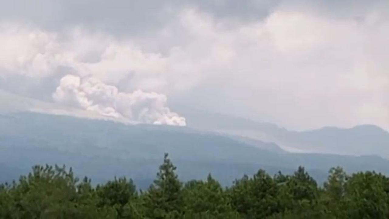 Waspada! Gunung Semeru Kembali Luncurkan Awan Panas Guguran dan Lahar Hujan, Status Siaga Level III