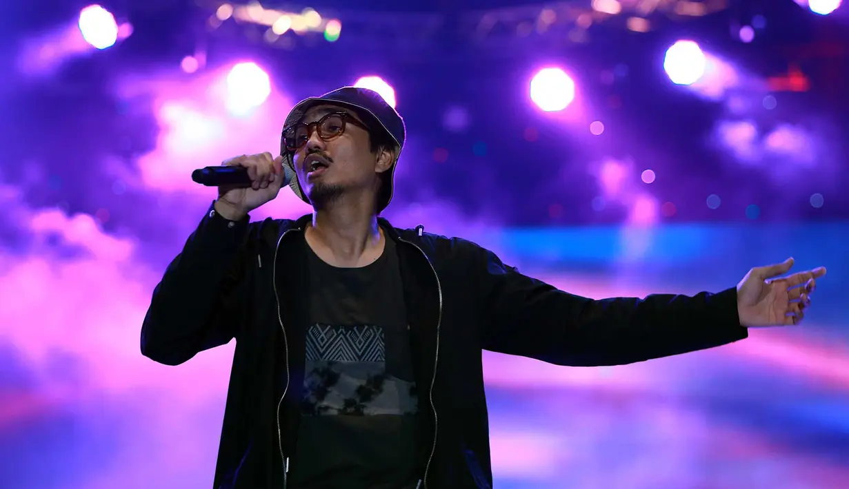 Sheila On 7 'kerjai' penonton Jakarta Fair Kemayoran (Deki Prayoga/Bintang.com)