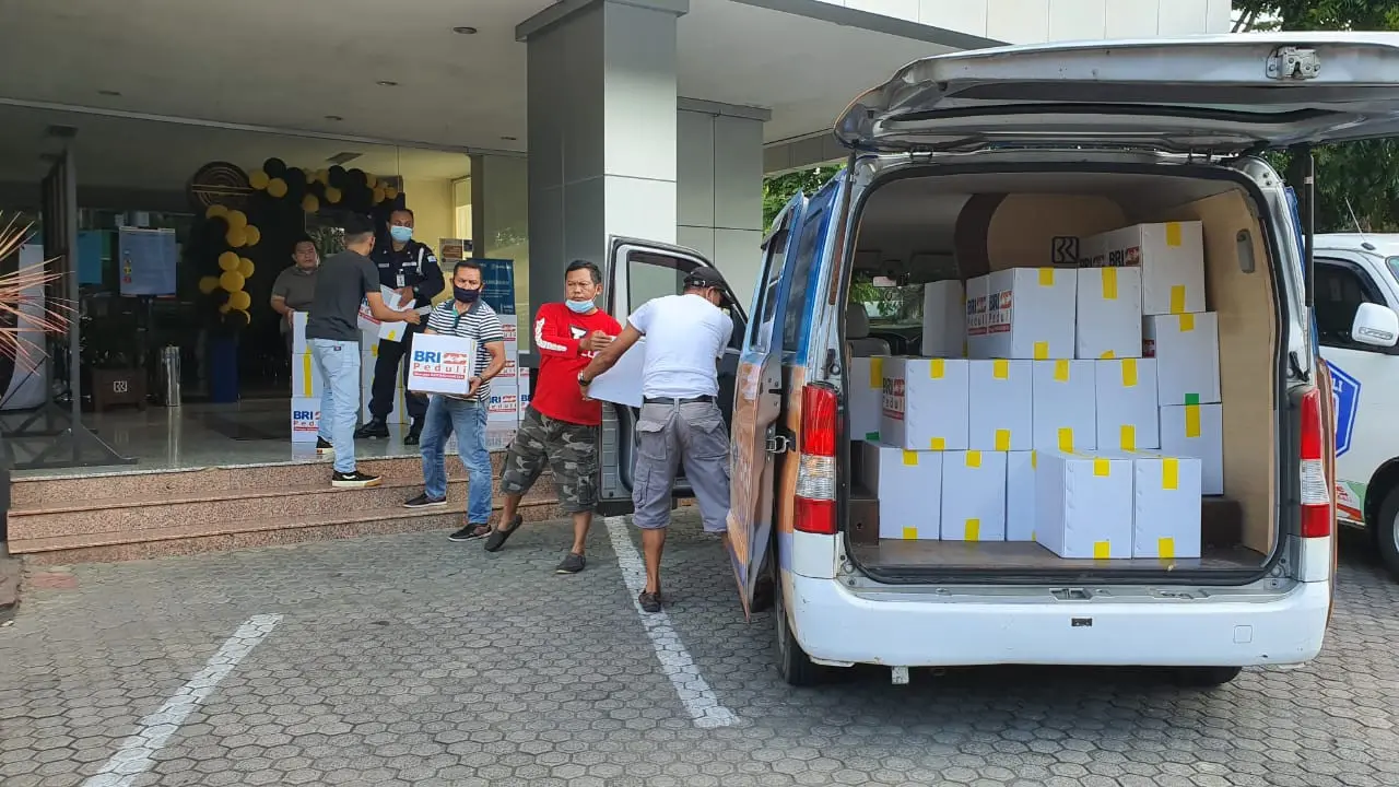 BRI Salurkan Ribuan Sembako dan Obat-obatan untuk Masyarakat Terdampak Gempa Malang