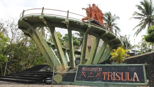 Monumen Trisula