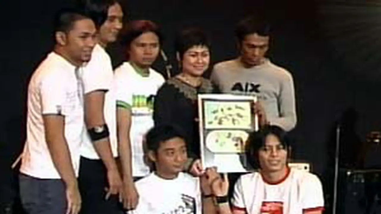 oti070205Ariel_logo1.jpg