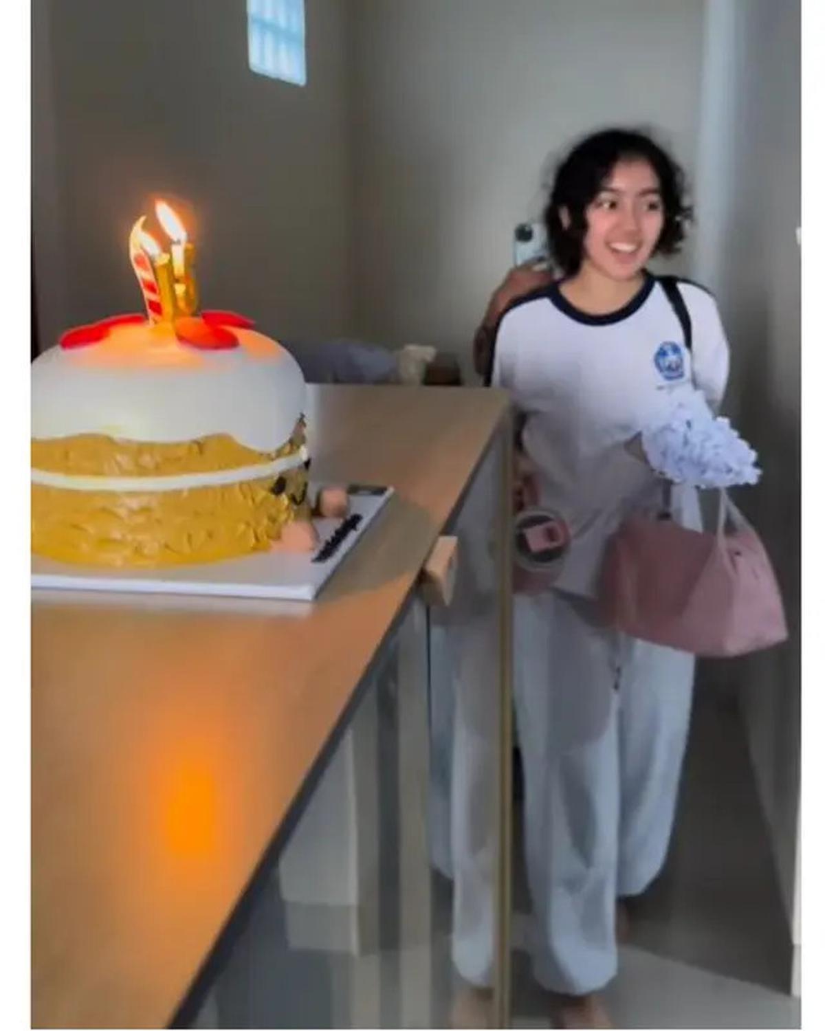 7 Potret Leticia Anak Sheila Marcia Ulang Tahun ke-15, Rayakan Bareng Keluarga