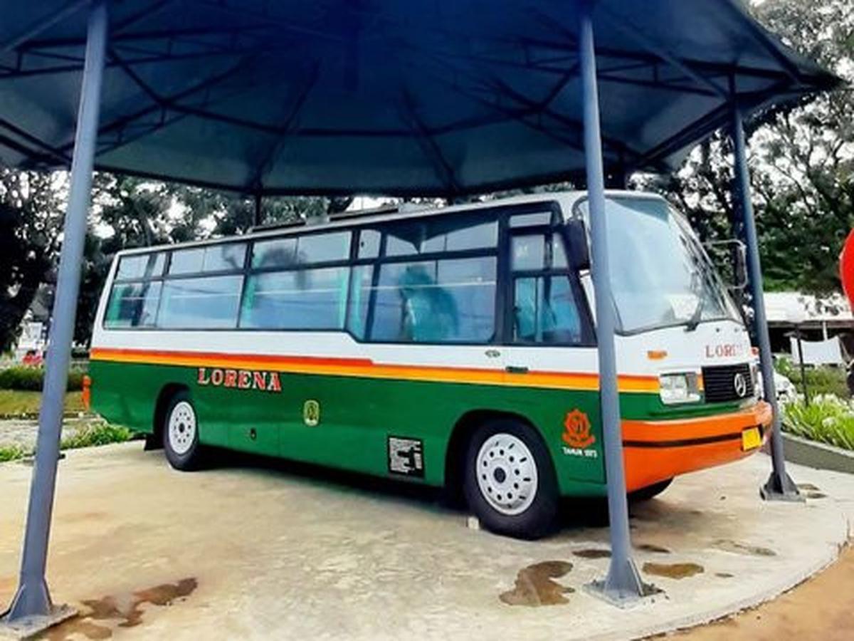 Bus Pertama Lorena