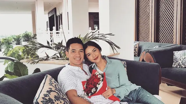 Nana Mirdad dan Andrew White