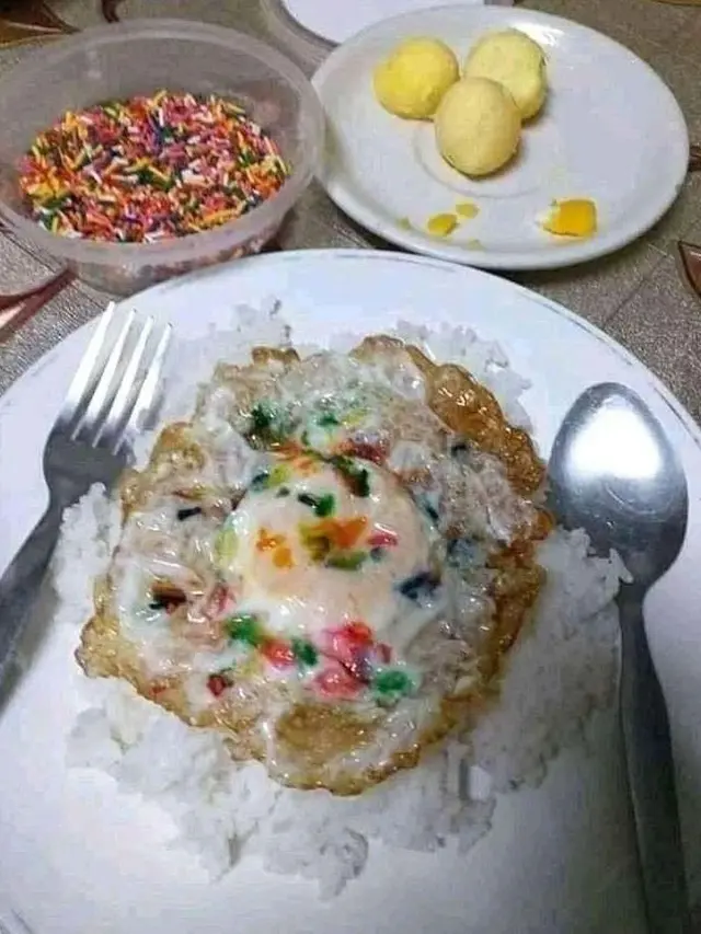 8 Ide Nyeleneh Campuran Makanan ala Netizen, Enggak Habis Pikir