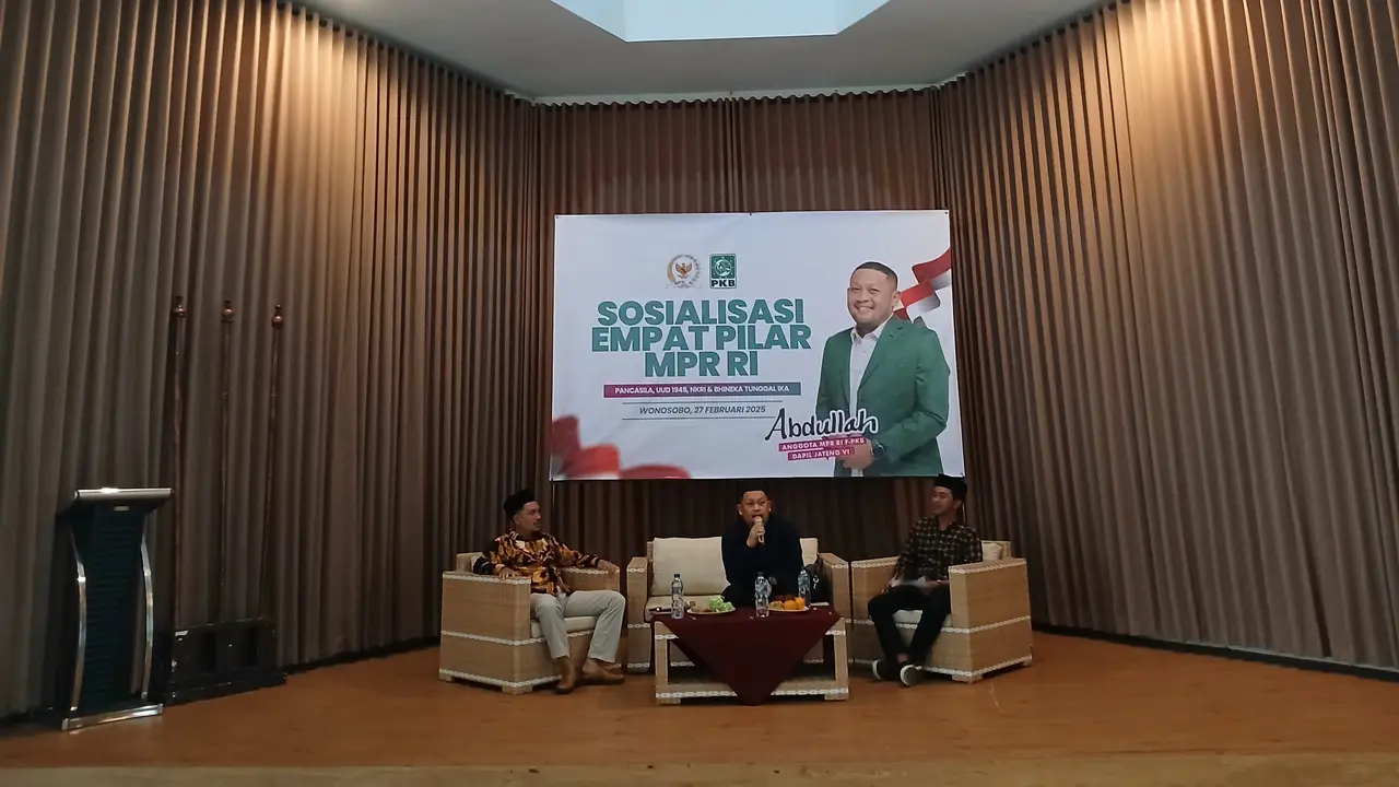 Anggota MPR RI Fraksi Partai Kebangkitan Bangsa (PKB) Abdullah kembali menyelenggarakan sosialisasi empat pilar kebangsaan di Wonosobo, Jawa Tengah.