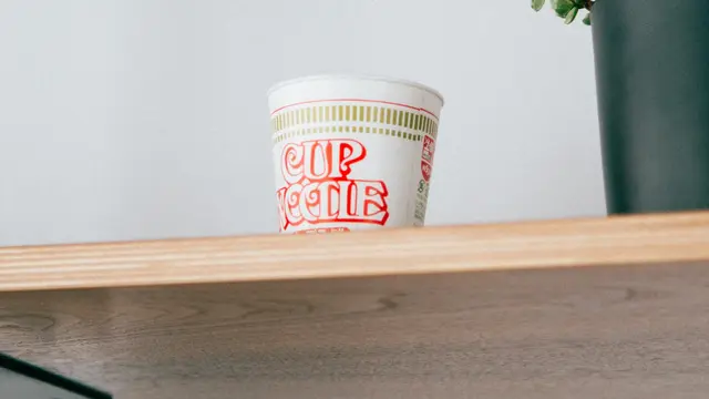 Ilustrasi Mi Instan Cup