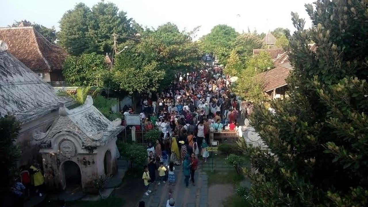Obama ke Taman Sari Yogyakarta