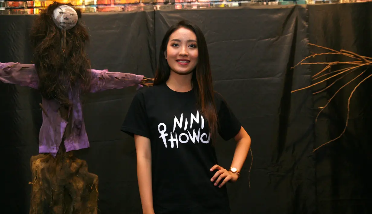 "Dari awal ketemu produsernya aku langsung excited, saat itu aku ditawarin film drama juga, tapi aku lebih milih ini. Aku suka horor dan pas dapat kesempatan break dari sinetron aku langsung mau main film ini," paparnya. (Nurwahyunan/Bintang.com)