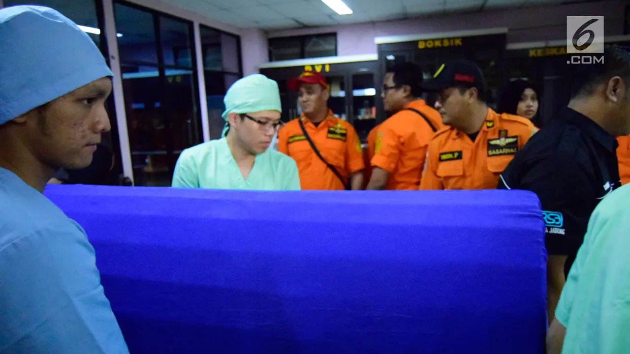 Jenazah Korban Heli Basarnas Dievakuasi ke RS Bhayangkara
