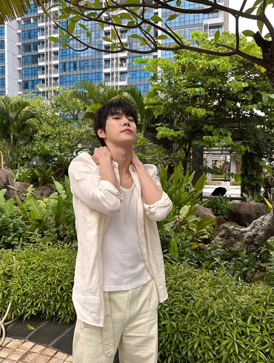 <p>Doyoung janji akan kembali ke Indonesia bersama NCT. "Kami pasti akan datang lagi dan menunjukan penampilan yang lebih baik. NCTzen Indonesia, sekali lagi terima kasih banyak ya~" tuturnya. (Foto: Instagram/ do0_nct)</p>