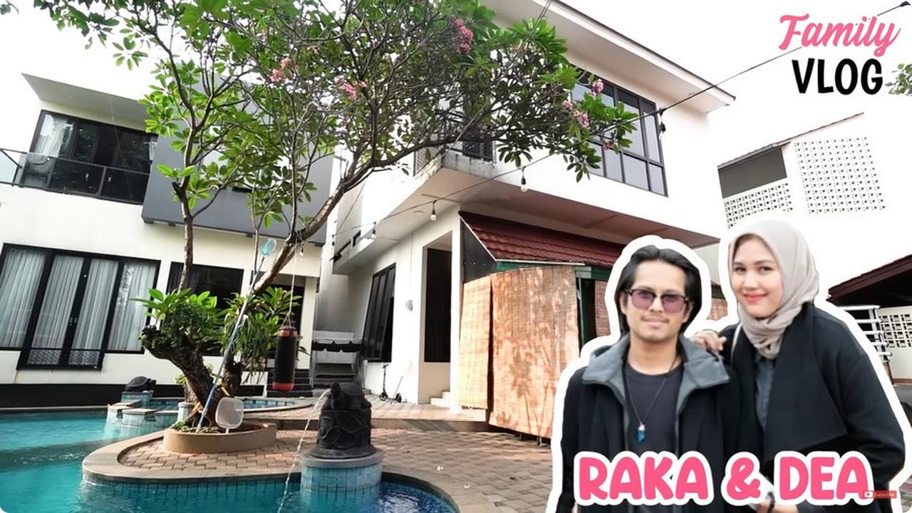 Selain rumah utama, Rano Karno juga membangun rumah-rumah terpisah untuk anak-anaknya, memastikan keluarga tetap dekat satu sama lain.<br>