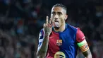 Raphinha terus menunjukkan ketajamannya dalam urusan menjebol gawang lawan. Di Liga Champions musim ini, pemain Barcelona itu sukses menempati posisi teratas sebagai pencetak gol terbanyak sementara dengan koleksi 11 gol. (AP Photo/Joan Monfort)