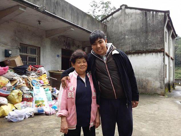 Chen dan ibunya | Foto: copyright dailymail.co.uk