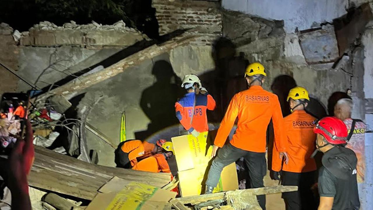 Sedang Tertidur Pulas, Bangunan Rumah Tiba-Tiba Roboh, 1 Orang Meninggal Tertimpa Balok Beton