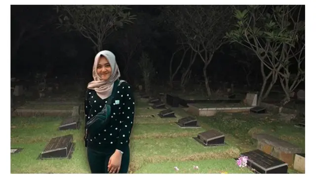 Minta Dieditkan Foto Agar Sendirian, 6 Hasilnya Ini Bikin Tepuk Jidat