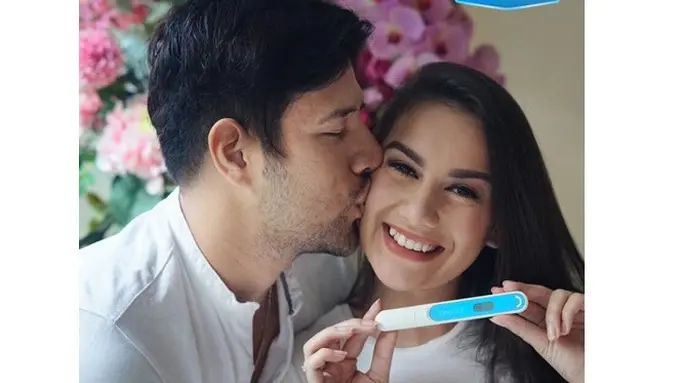 Bayi Kembarnya Meninggal, Ini 7 Momen Kenangan Kehamilan Irish Bella