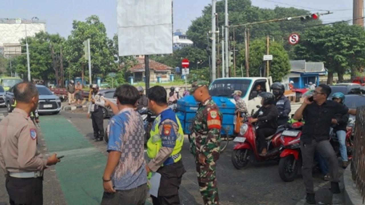 Mobil Boks Diduga Rem Blong Tabrak Pemotor Depan Unisma Bekasi, Satu Orang Tewas dan Lima Luka-Luka