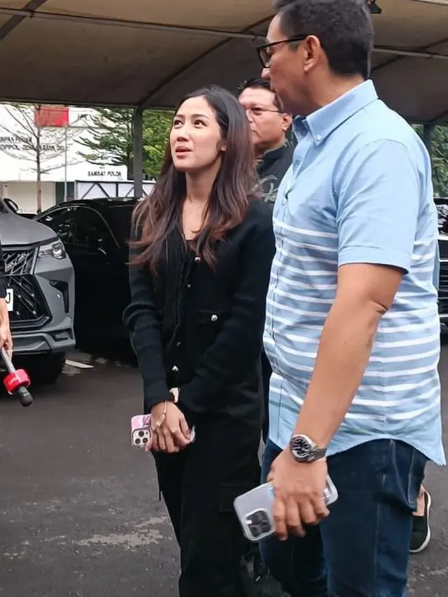 Tamara Tyasmara  mendatangi Polda Metro Jaya pada Kamis 15 Februari 20024.