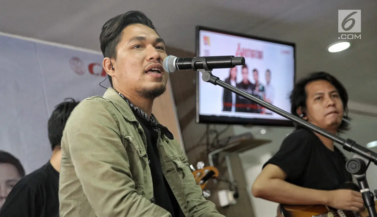 Album "Dengerin Abang Spesial Edition" tersebut merupakan album keenam yang dirilis oleh Armada. (Liputan6.com/Faizal Fanani)