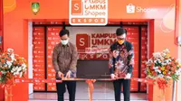 Direktur Shopee Indonesia, Handhika Jahja bersama Wali Kota Surakarta, Gibran Rakabuming meresmikan Kampus UMKM Shopee Ekspor.