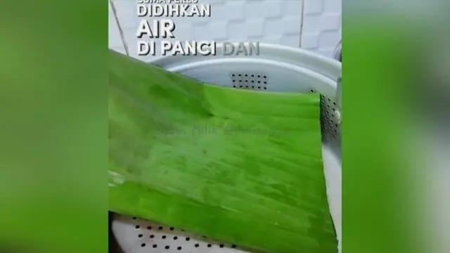 Bukan Dibakar, Begini Trik Mudah dan Efektif Lenturkan Daun Pisang dalam 5 Menit