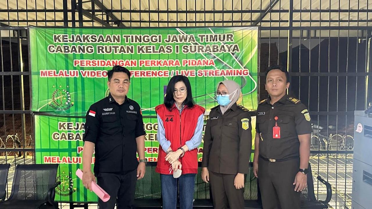 MW Ibunda Ronald Tannur ditetapkan sebagai tersangka suap hakim PN Surabayara