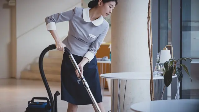 Bae Suzy dalam Anna. (Coupang Play via Soompi)