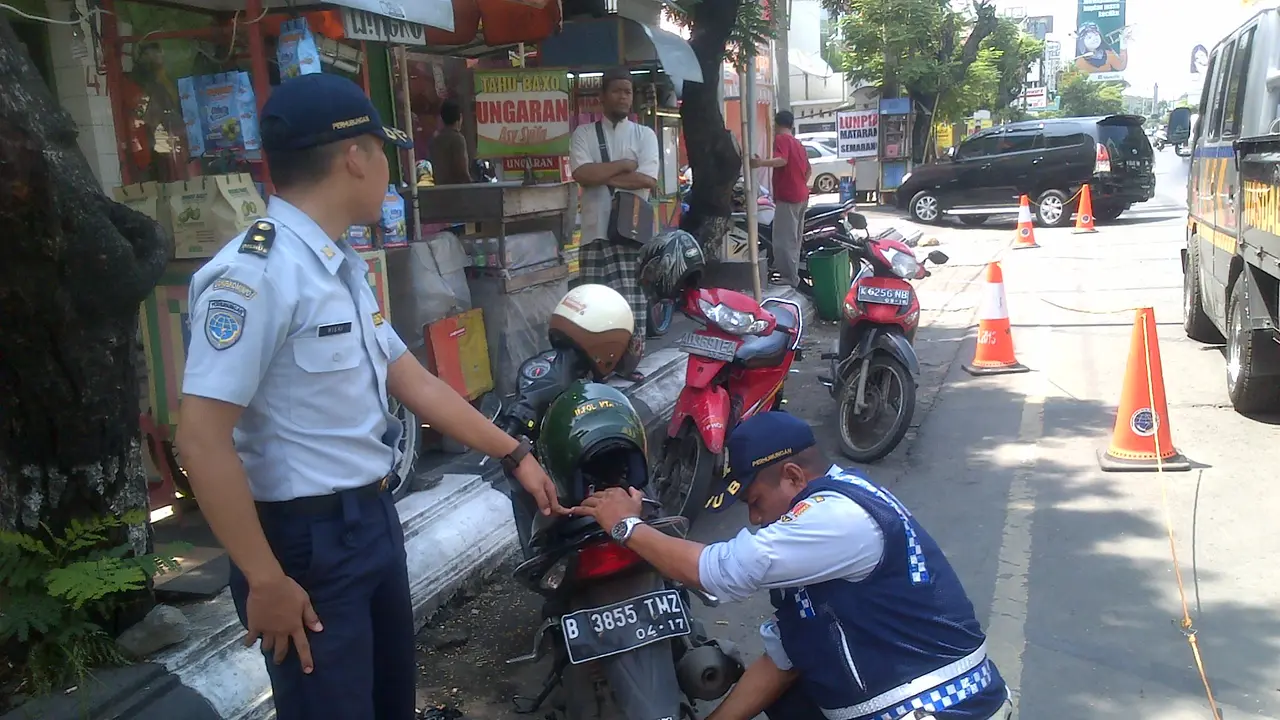 Hati-hati Beli Oleh-oleh di Semarang, Jangan Parkir Sembarangan