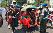 HUT TNI ke-70, Kopral Subagyo kembali beraksi