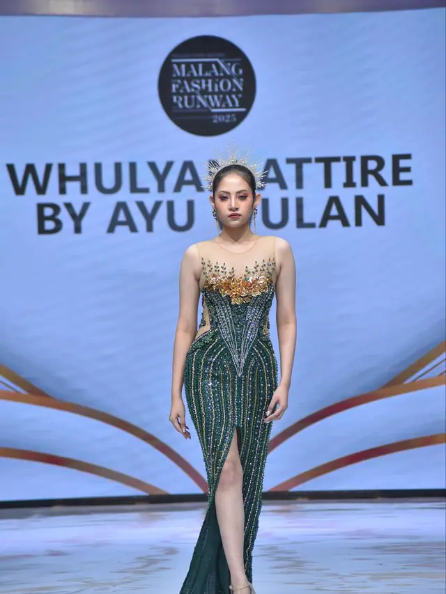Saat Desainer Surabaya Meramu Adibusana Bercita Rasa Tradisional di Panggung Malang Fashion Runway 2025