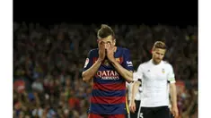 Barcelona menelan kekalahan di Camp Nou 1-2 dari Valencia dalam lanjutan kompetisi La Liga Spanyol, Minggu (17/4/2016). Akibatnya, posisi Barcelona sebagai pemimpin klasemen hanya terpaut selisih gol saja dengan Atletico Madrid.