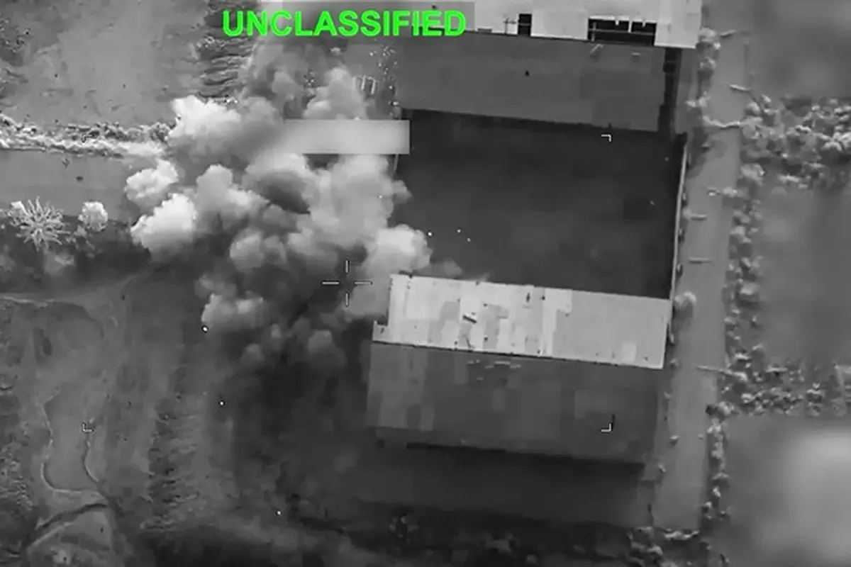Tangkapan layar video yang dirilis Komando Pusat AS (CENTCOM) pada 15 Juli 2026, yang menurut militer AS memperlihatkan serangan di Iran.