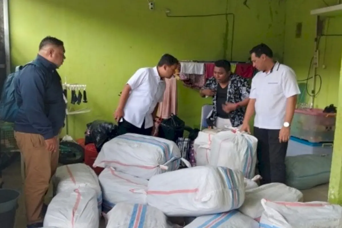 157 bal pakaian bekas asal Timor Leste diselundupkan ke NTT