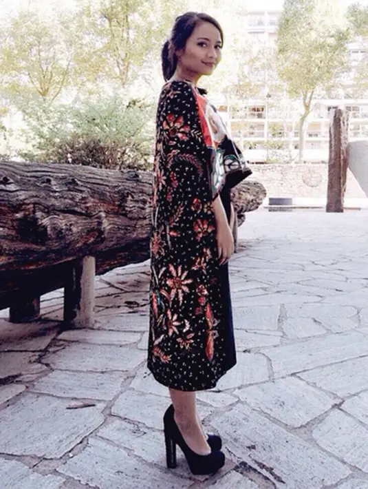 Selain berpiawai dalam dunia musik, Gita Gutawa berhasil meraih penghargaan bergengsi dari Anugerah Musik Indonesia pada tahun 2008, dan Festival Lagu Internasional di Nile Childern-6, Kairo,Mesir.  (viainstgram@gitagut/Bintang.com)