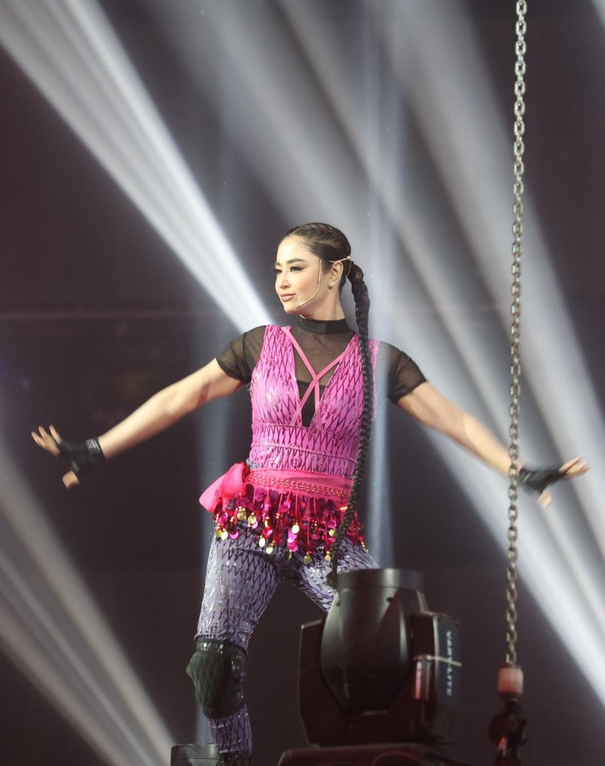 Dewi Perssik Ungkap Momen Spesial Bersama Indosiar di Ulang Tahun Ke-30, Perlakukan Artis Secara Profesional Meski Banyak Tantangan Unik