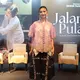 Aktris Sheila Dara Aisha menyampaikan pandangannya tentang makna kebaya saat konferensi pers film pendek Jalan Pulang di Jakarta, Rabu (22/7/2026). Menurutnya, kebaya telah menjadi bagian dari berbagai momen penting bersama keluarga sejak masa kecil. (KLY/Budy Santoso)