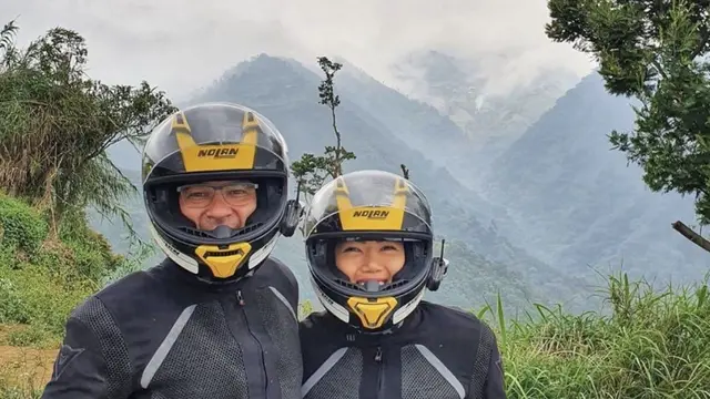 Cerai, Ini 7 Potret Kenangan Ari Wibowo dan Inge Anugrah Touring Motor