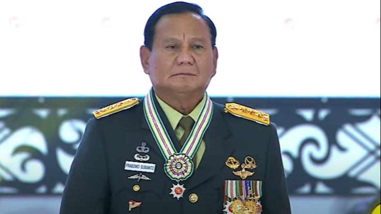 Diketahui, Prabowo Subianto adalah jebolan Akmil 1974. Karier Prabowo di TNI sangat moncer.
