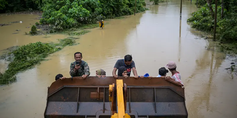 Warga Pahang di Malaysia Dievekuasi Akibat Banjir