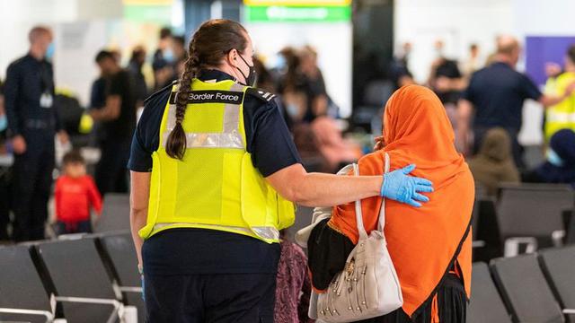 15.000 pengungsi Afghanistan berhasil dievakuasi