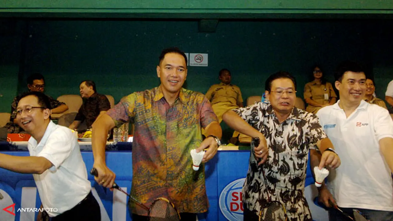 gita-bulutangkis-131120b.jpg