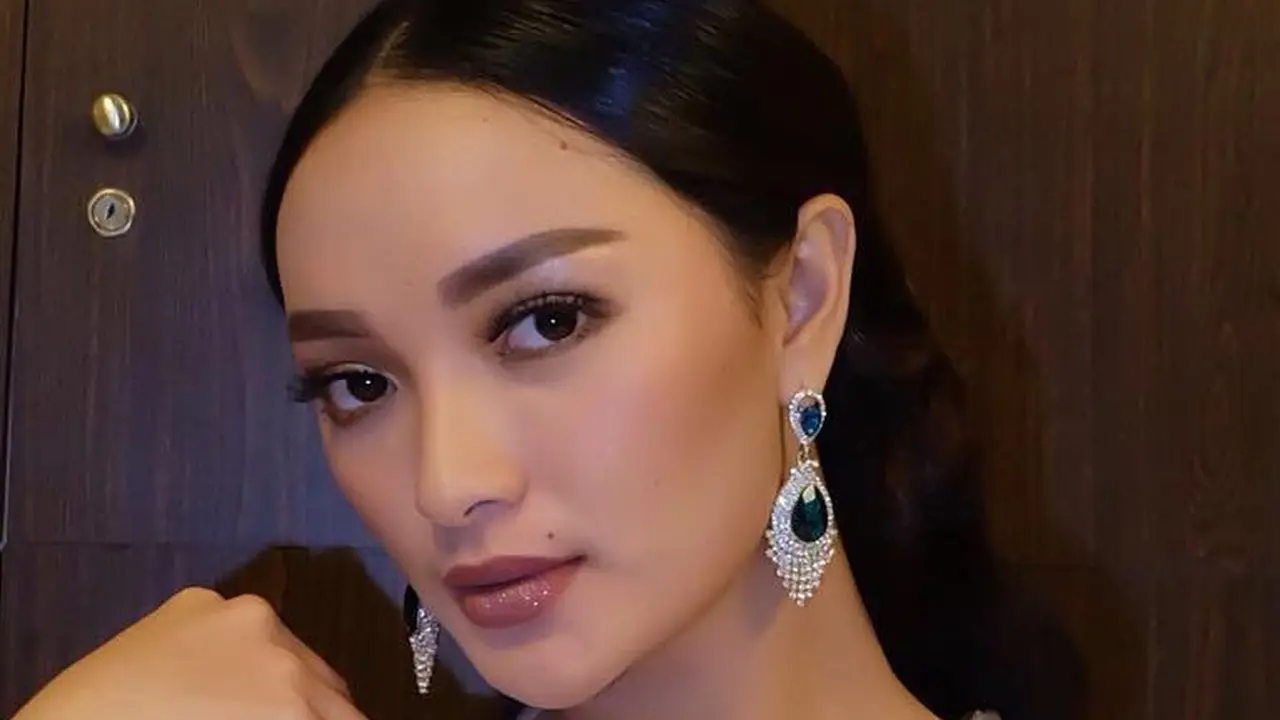 [Bintang] Zaskia Gotik